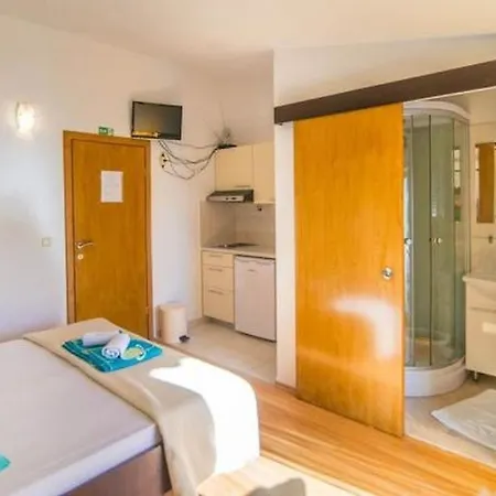 Apartment In With Sea View, Balcony, Air Conditioning, Wifi 5113-2 Dugi Rat